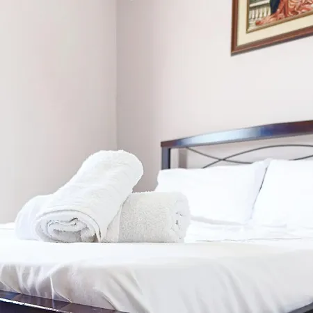 Sea View For 10 People ساراندا